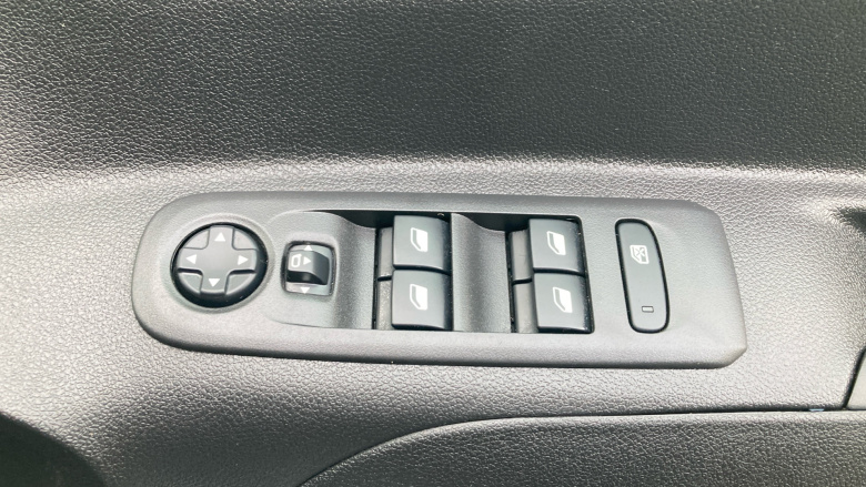 Vauxhall Combo Life 1.2 Turbo Energy XL 5dr Petrol Estate